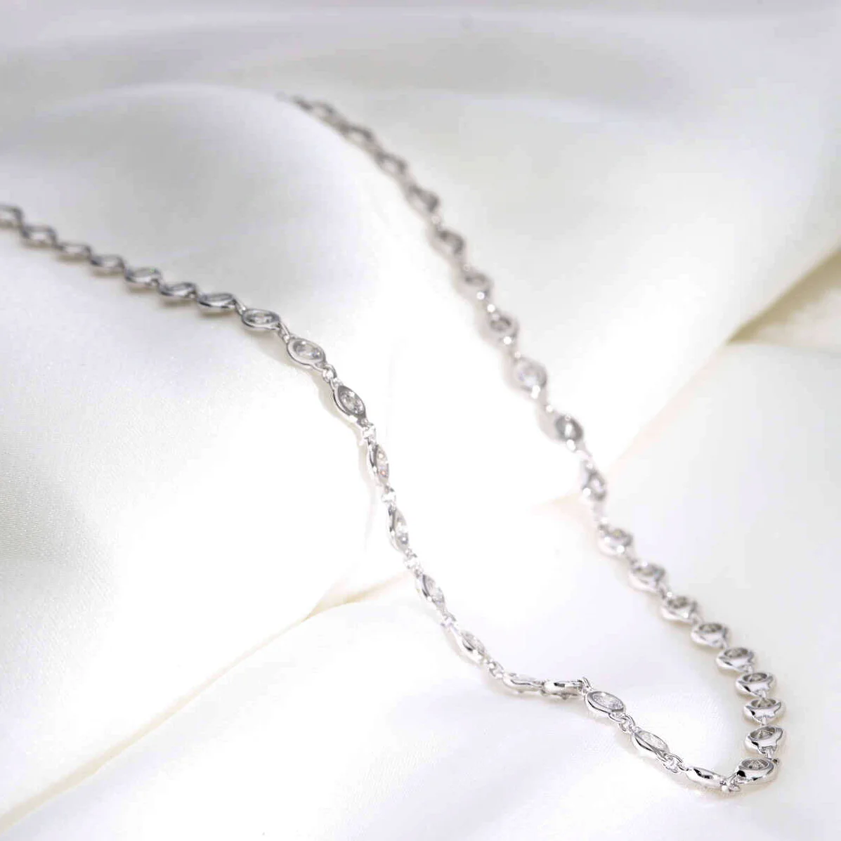 Diamond 2.98ct 18ct White Gold Station Necklace - Image 3