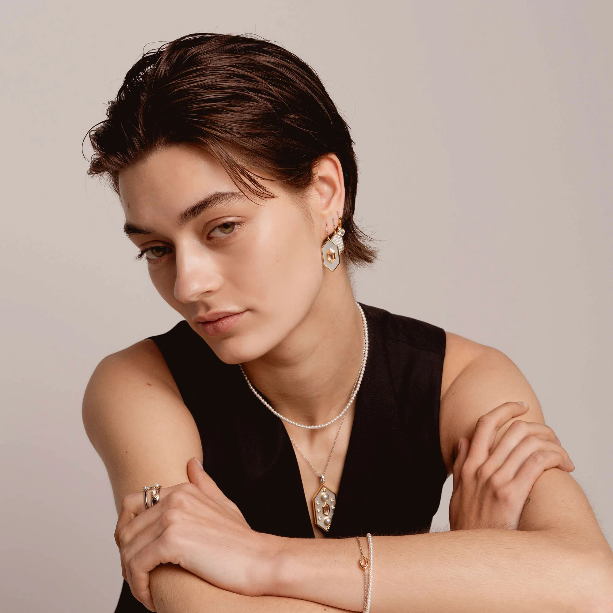 Ti Sento Yellow Gold Plated Synthetic Pearl Mother of Pearl White and Nude Pink Hexagonal Pendant 6825MW - Image 5